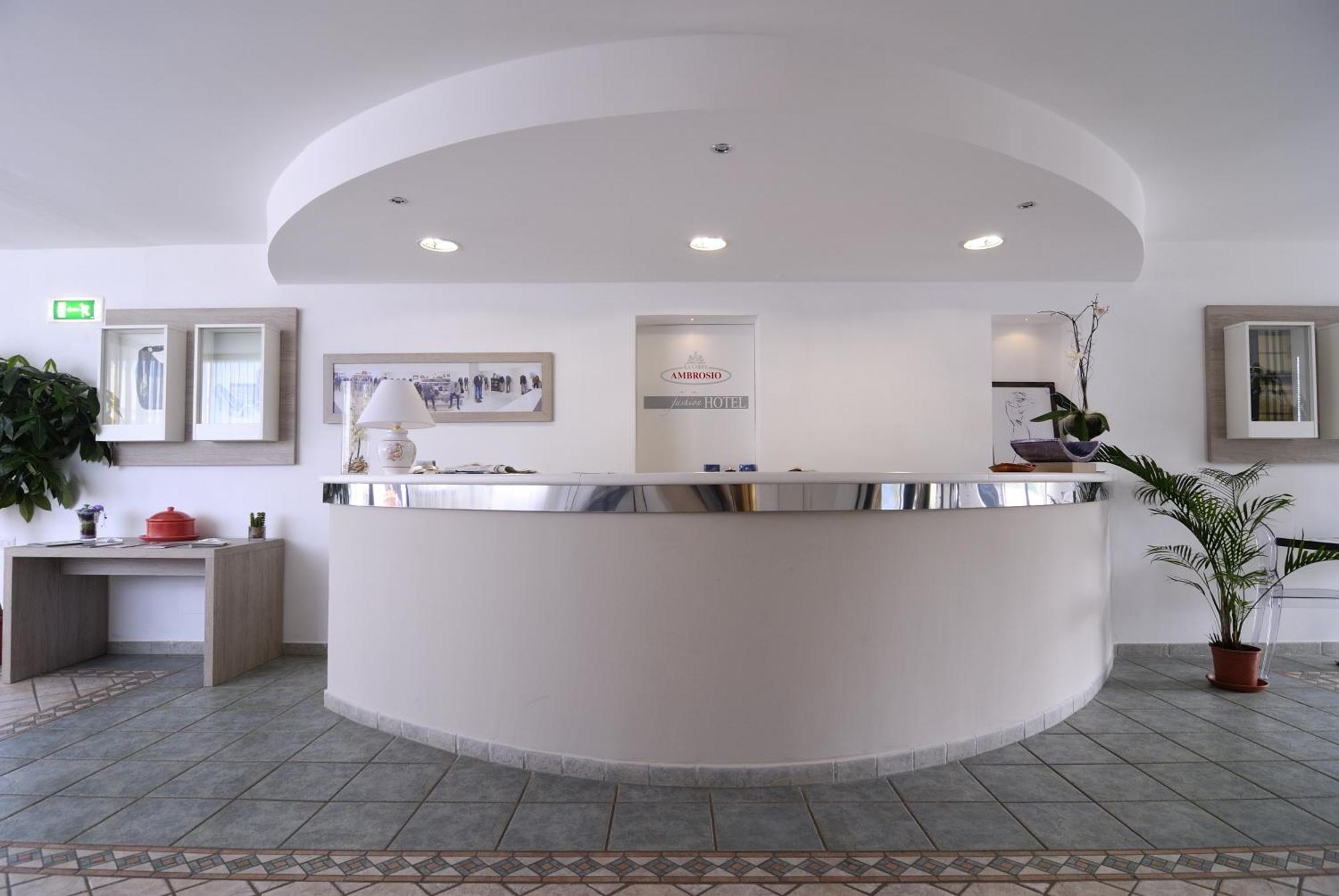 Hotel Ambrosio La Corte Olbia Ngoại thất bức ảnh